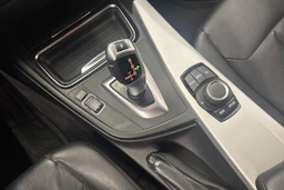 punainen BMW 320 2012 kuva 27.