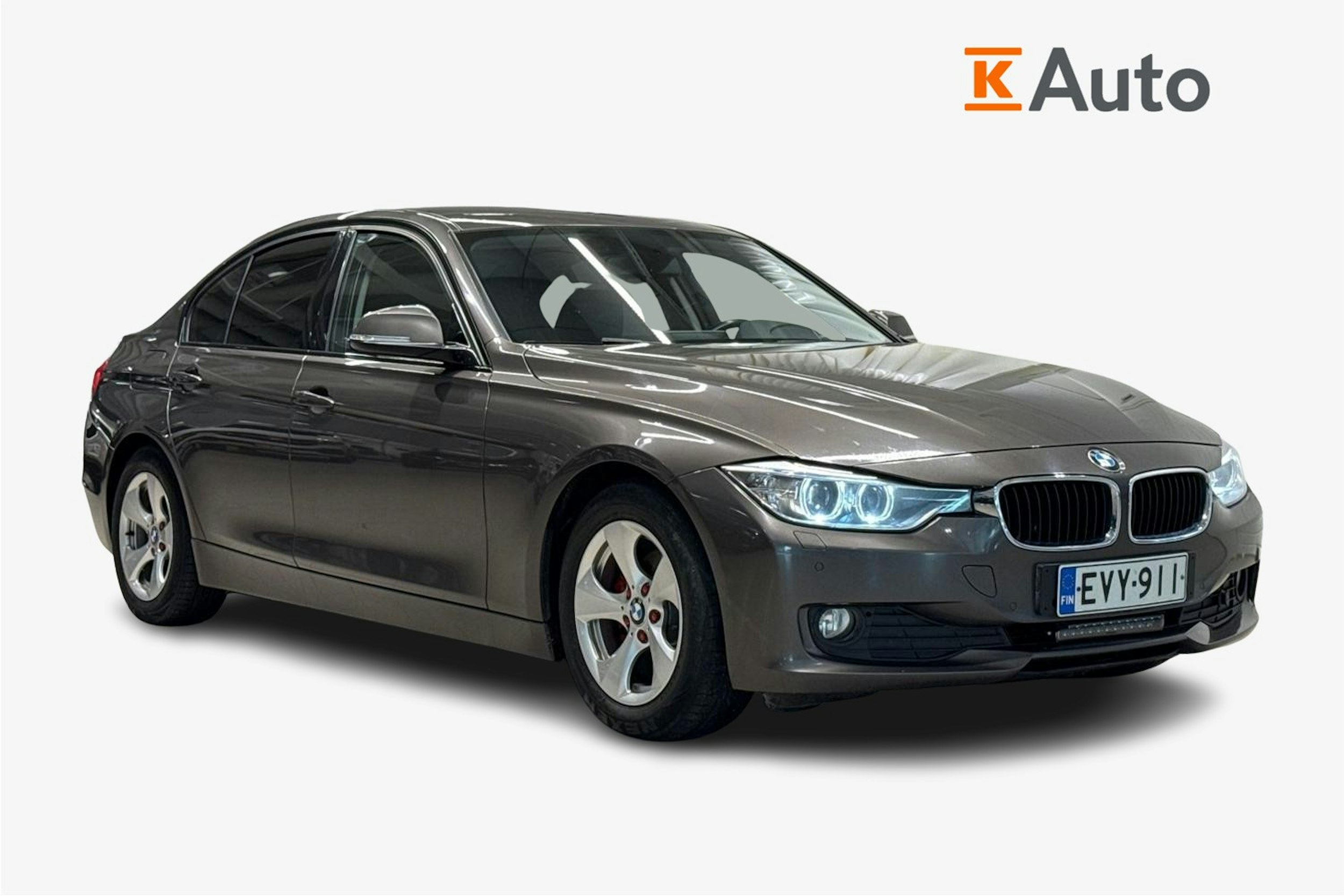ruskea (beige) BMW 320 2012 kuva 1.