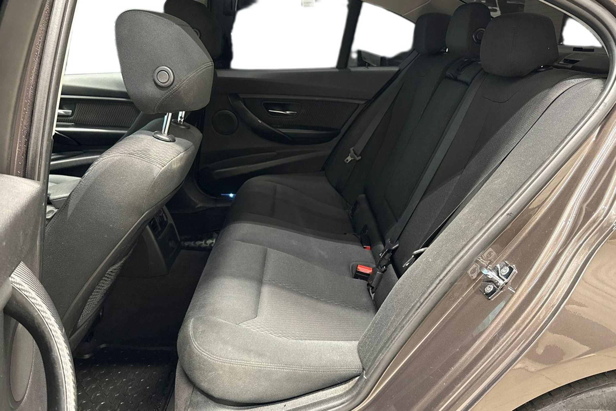 ruskea (beige) BMW 320 2012 kuva 10.