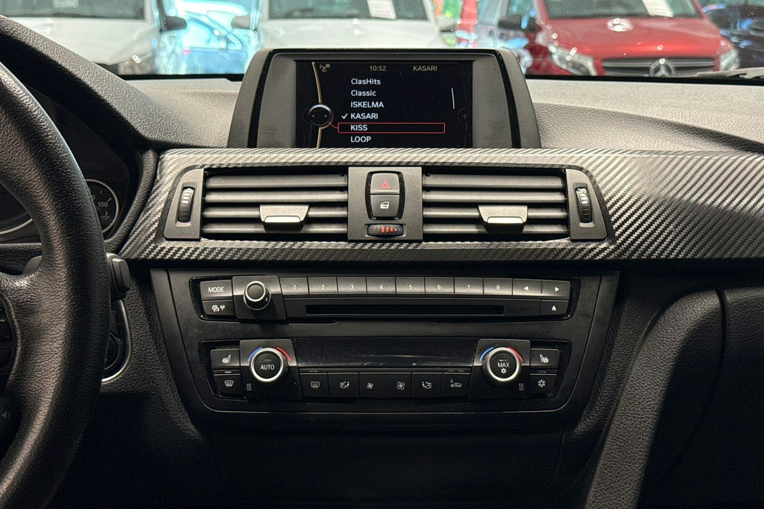ruskea (beige) BMW 320 2012 kuva 14.
