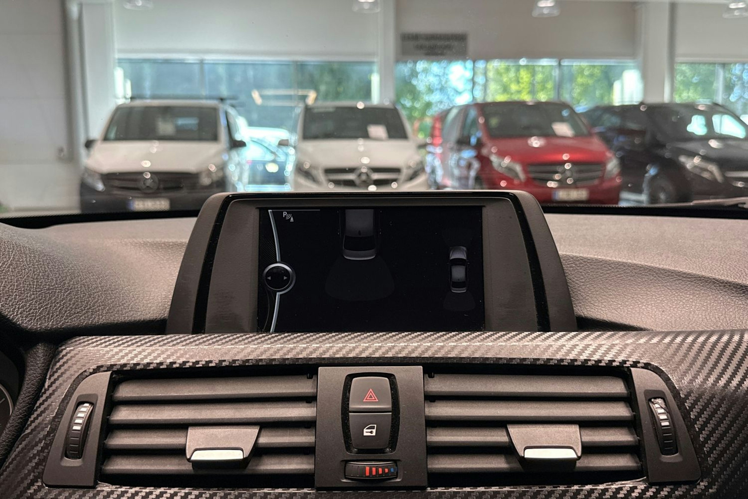 ruskea (beige) BMW 320 2012 kuva 18.