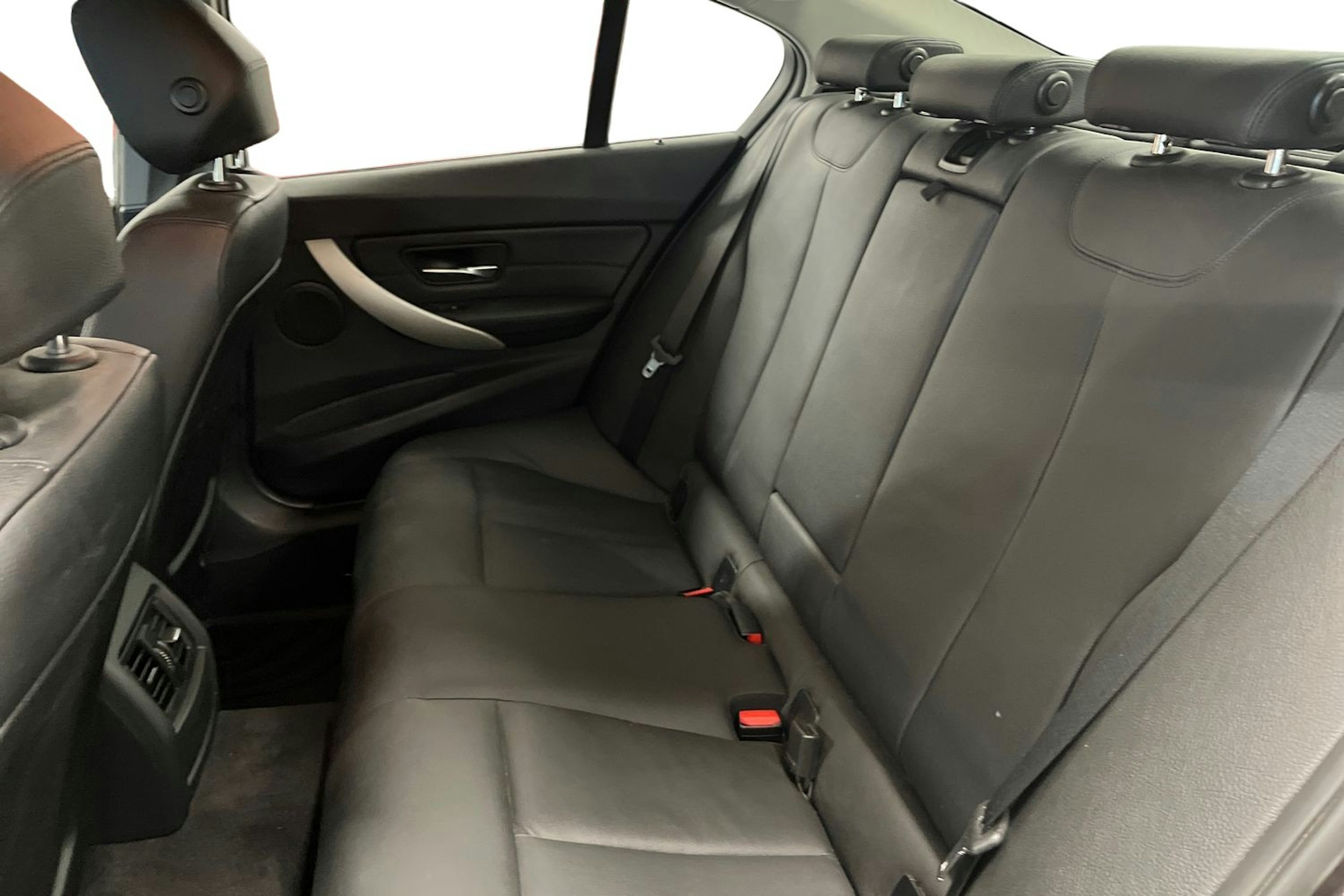 ruskea (beige) BMW 320 2012 kuva 10.