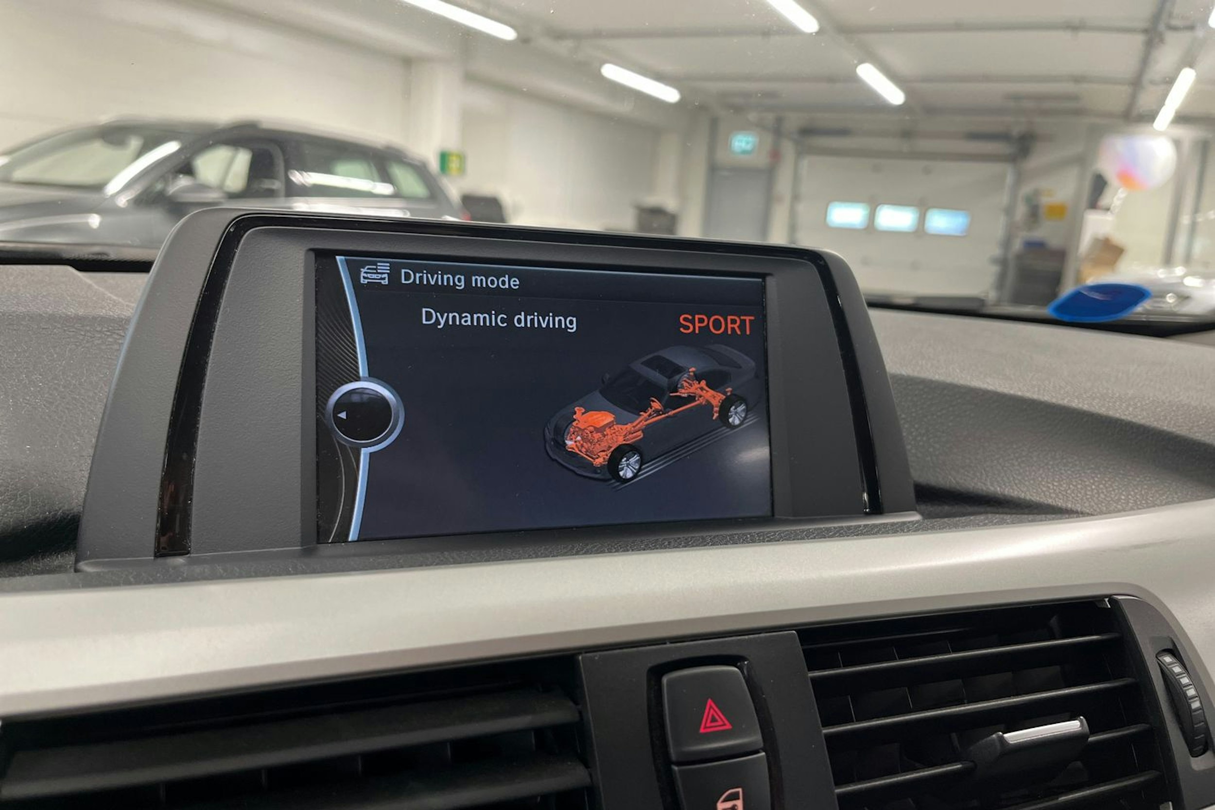 ruskea (beige) BMW 320 2012 kuva 21.