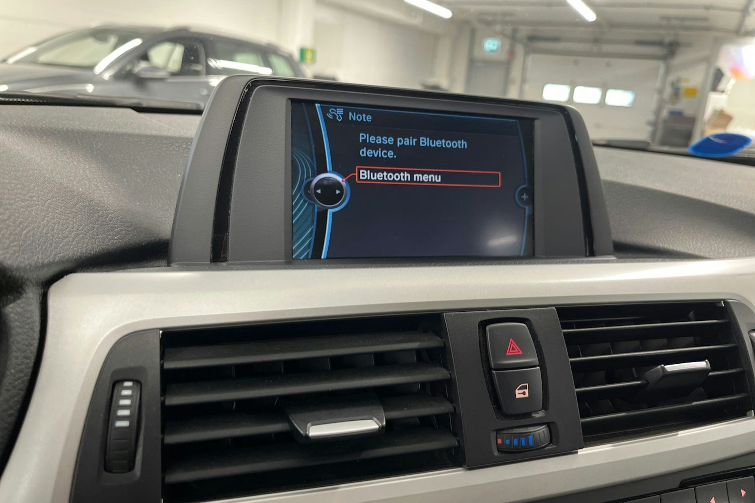 ruskea (beige) BMW 320 2012 kuva 24.