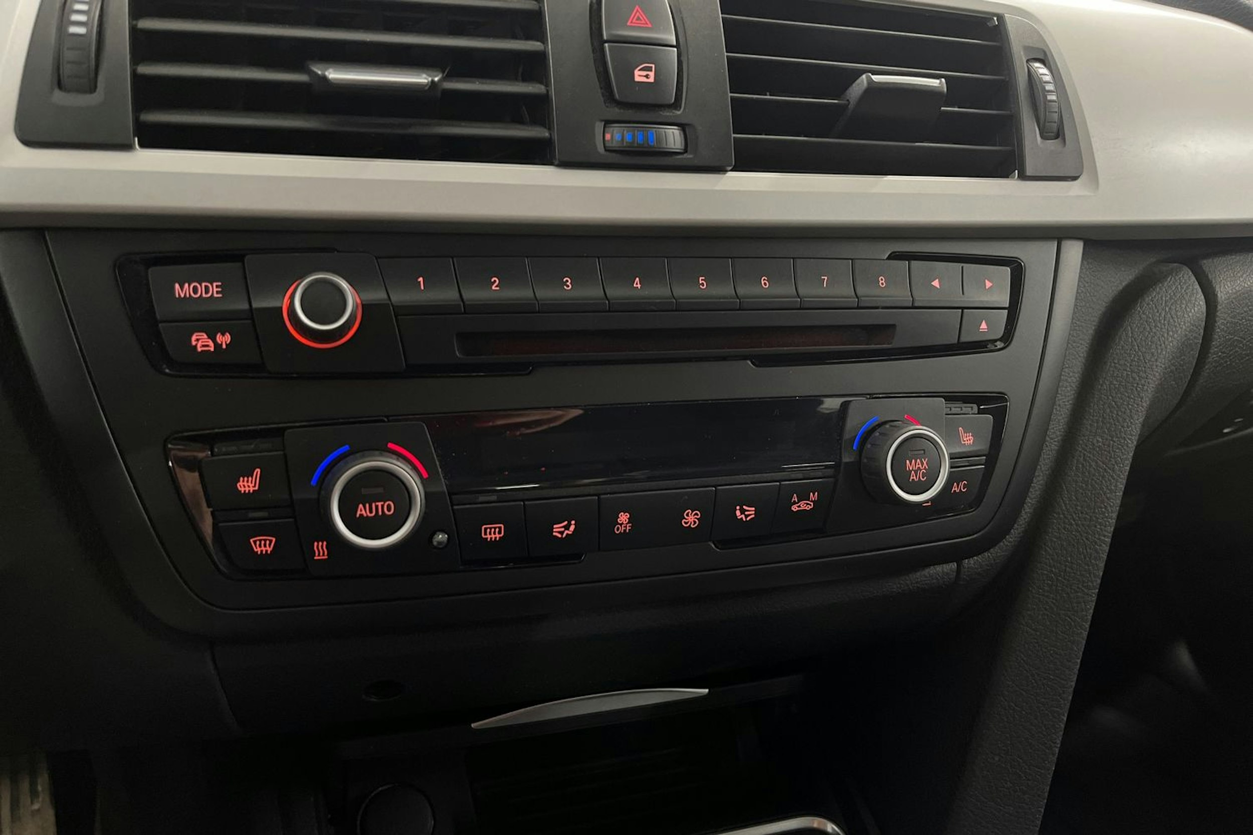 ruskea (beige) BMW 320 2012 kuva 25.
