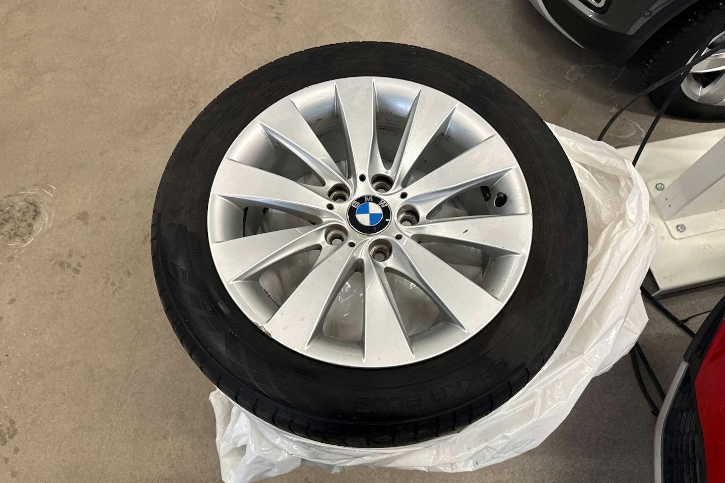 valkoinen BMW 320 2012 kuva 10.