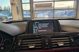 valkoinen BMW 320 2012 kuva 17.