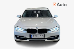valkoinen BMW 320 2012 kuva 4.