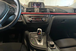 valkoinen BMW 320 2012 kuva 17.