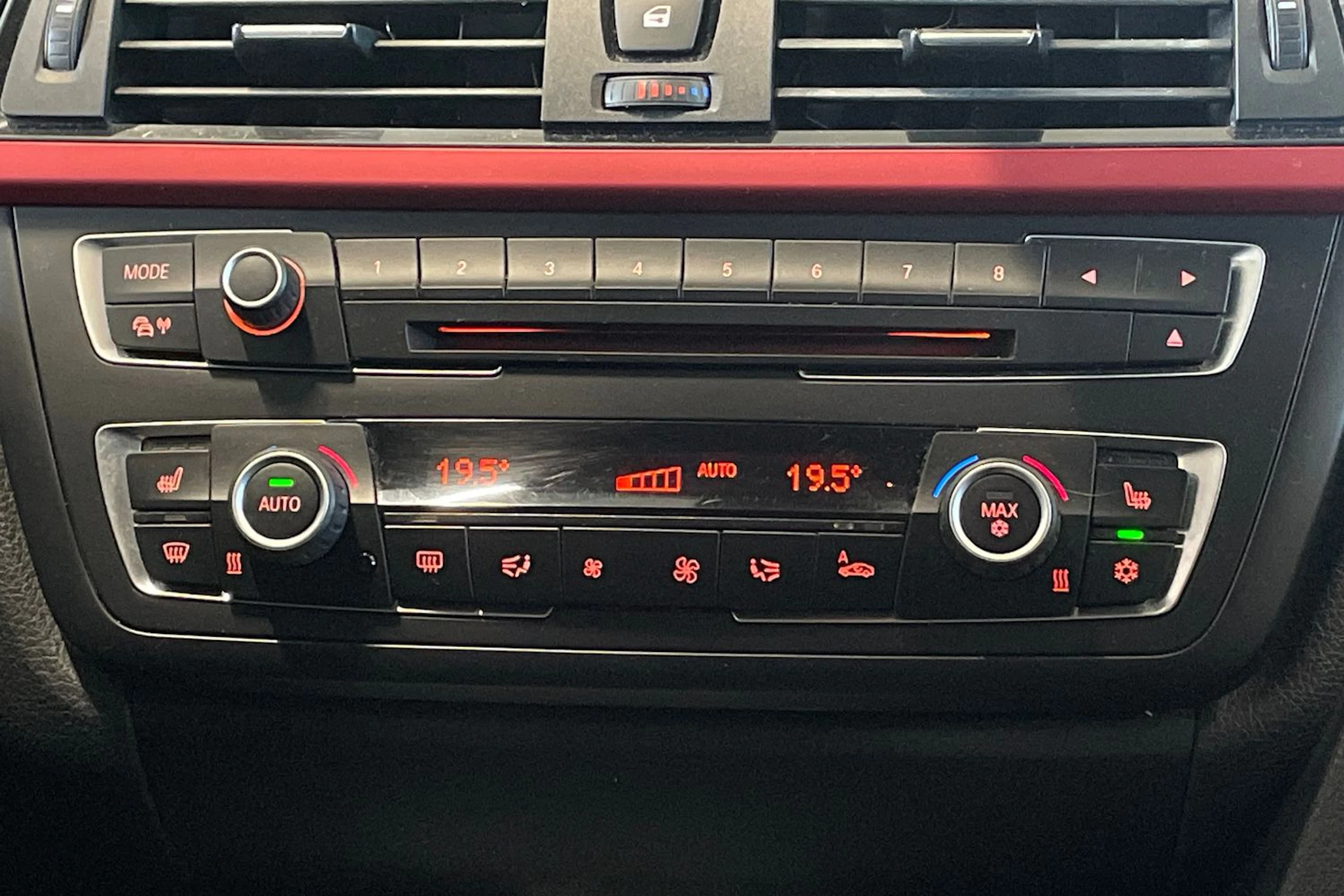 valkoinen BMW 320 2012 kuva 20.