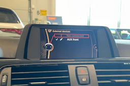 valkoinen BMW 320 2012 kuva 23.