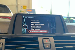 valkoinen BMW 320 2012 kuva 24.