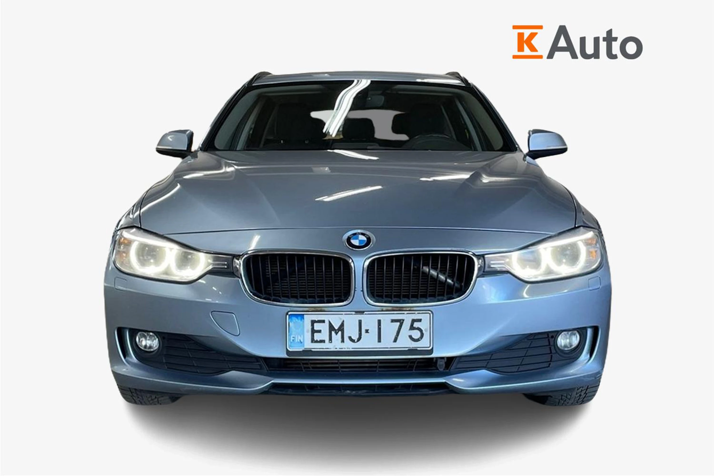 Sininen BMW 320 2013 kuva 5.