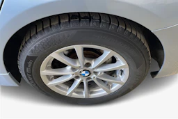 Sininen BMW 320 2013 kuva 12.