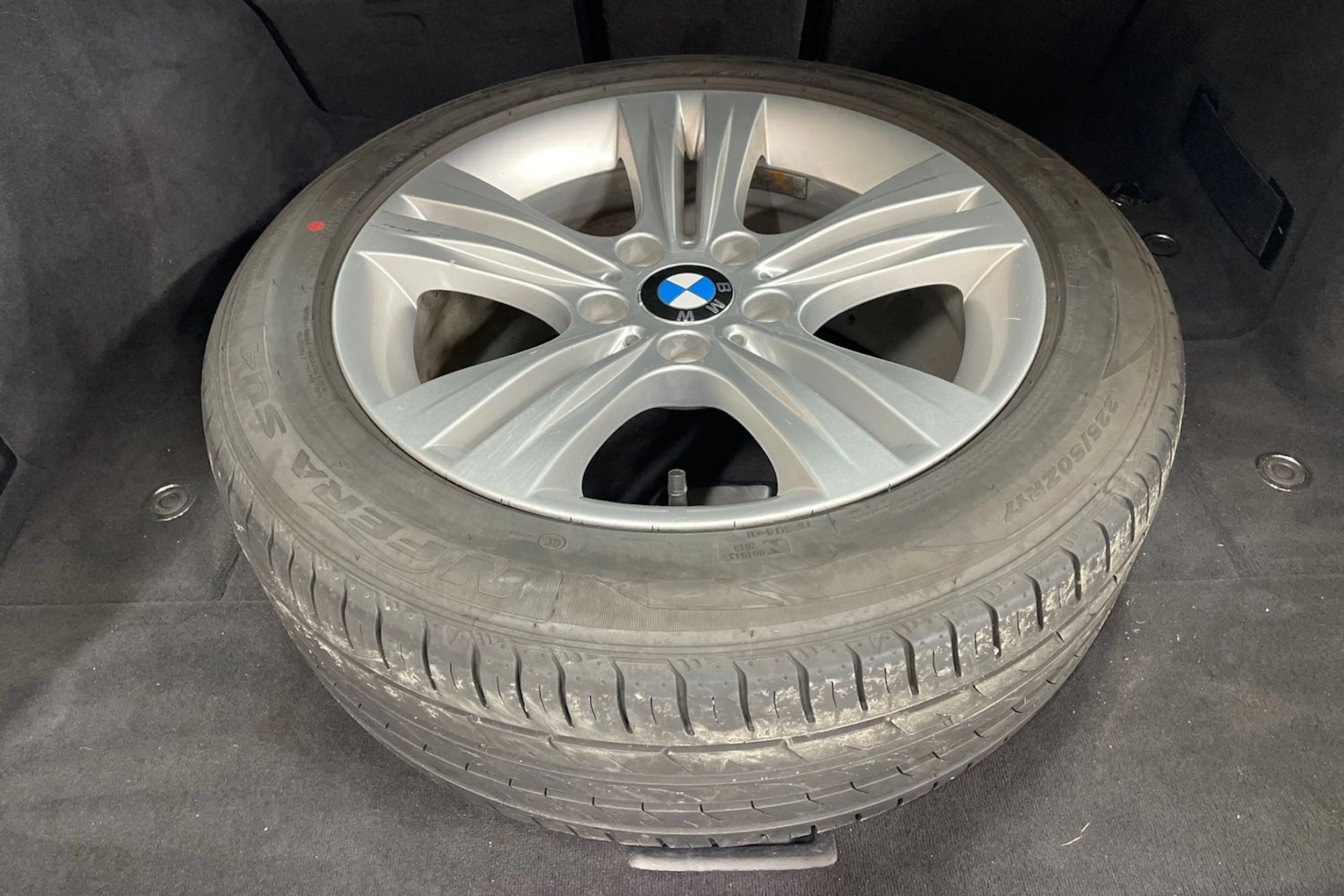 Sininen BMW 320 2013 kuva 13.