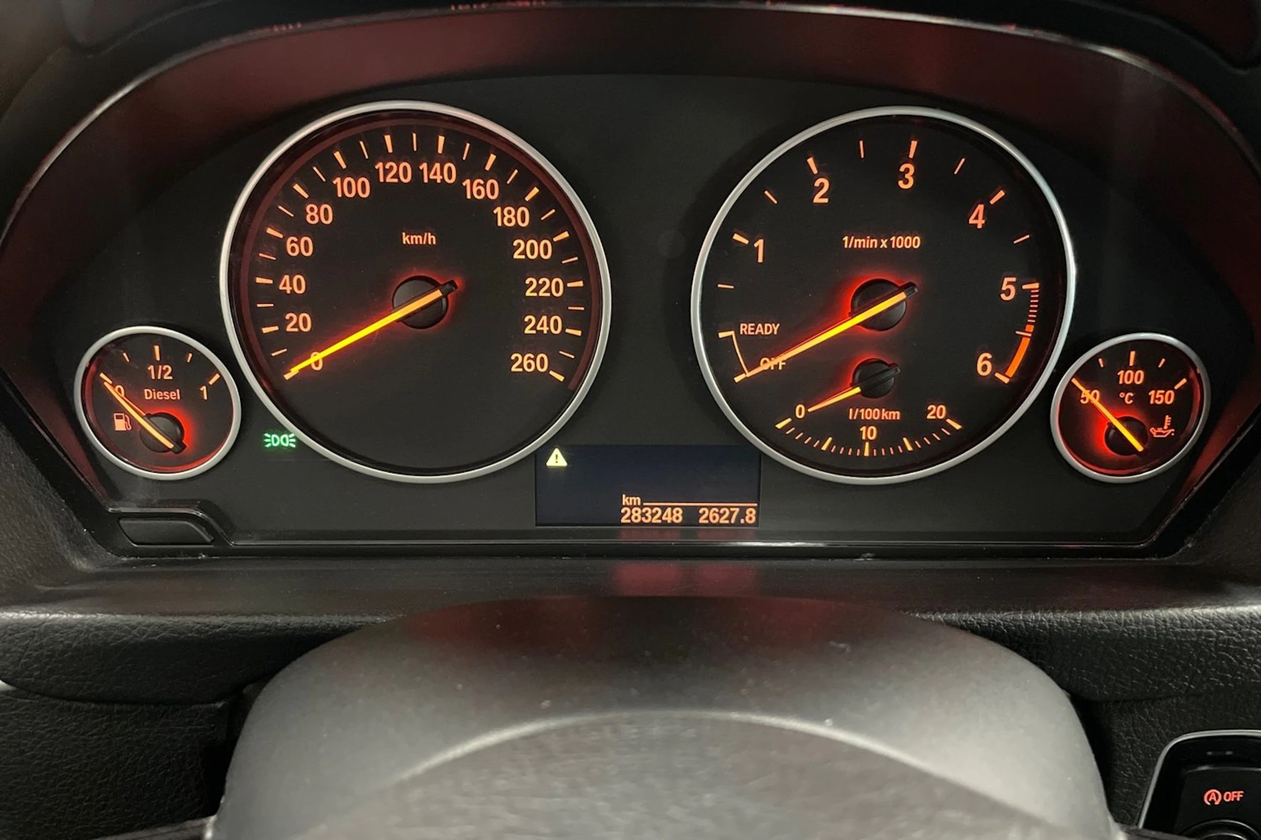 Sininen BMW 320 2013 kuva 17.