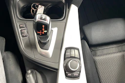 Sininen BMW 320 2013 kuva 23.