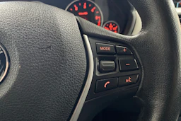 Sininen BMW 320 2013 kuva 24.