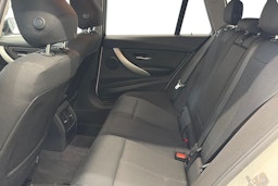 valkoinen BMW 320 2013 kuva 10.