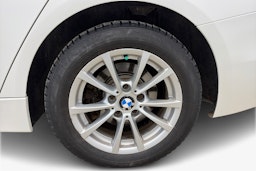 valkoinen BMW 320 2013 kuva 11.