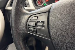 valkoinen BMW 320 2013 kuva 19.