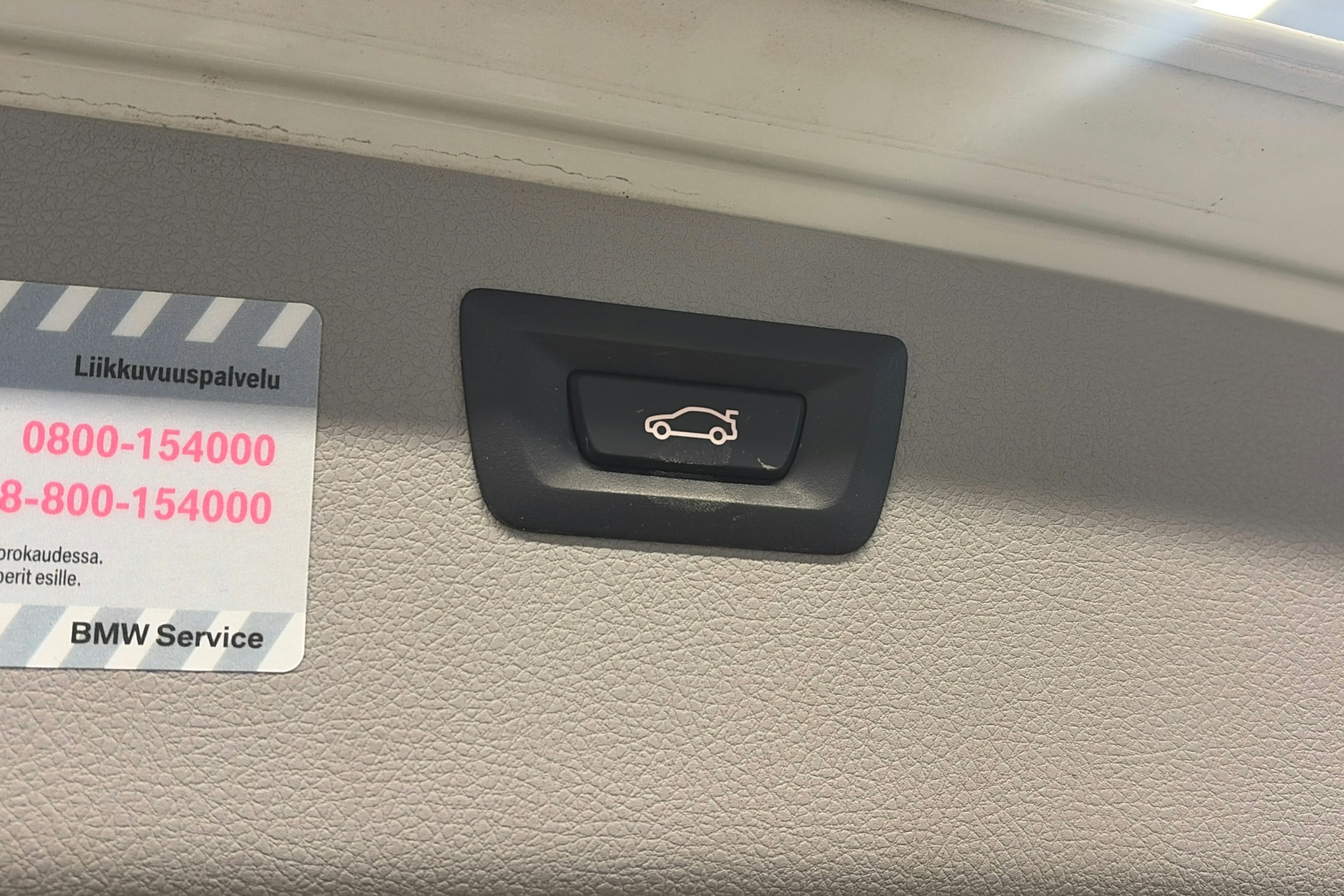 valkoinen BMW 320 2013 kuva 21.