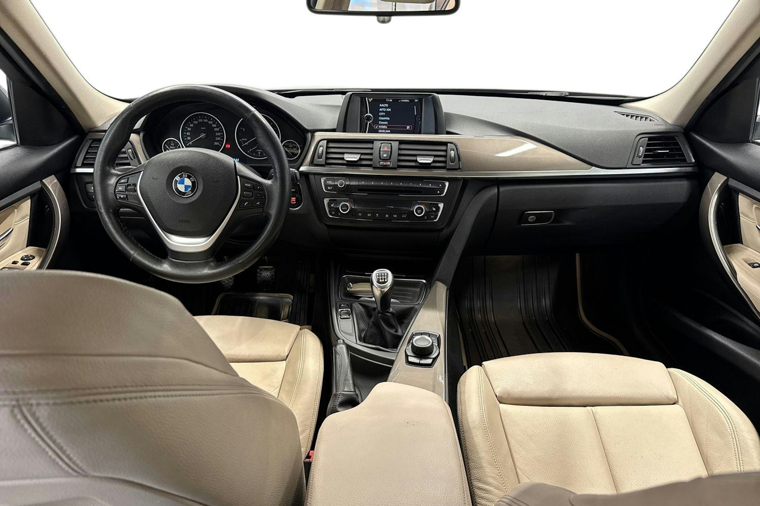BMW 320 2013 kuva 9.