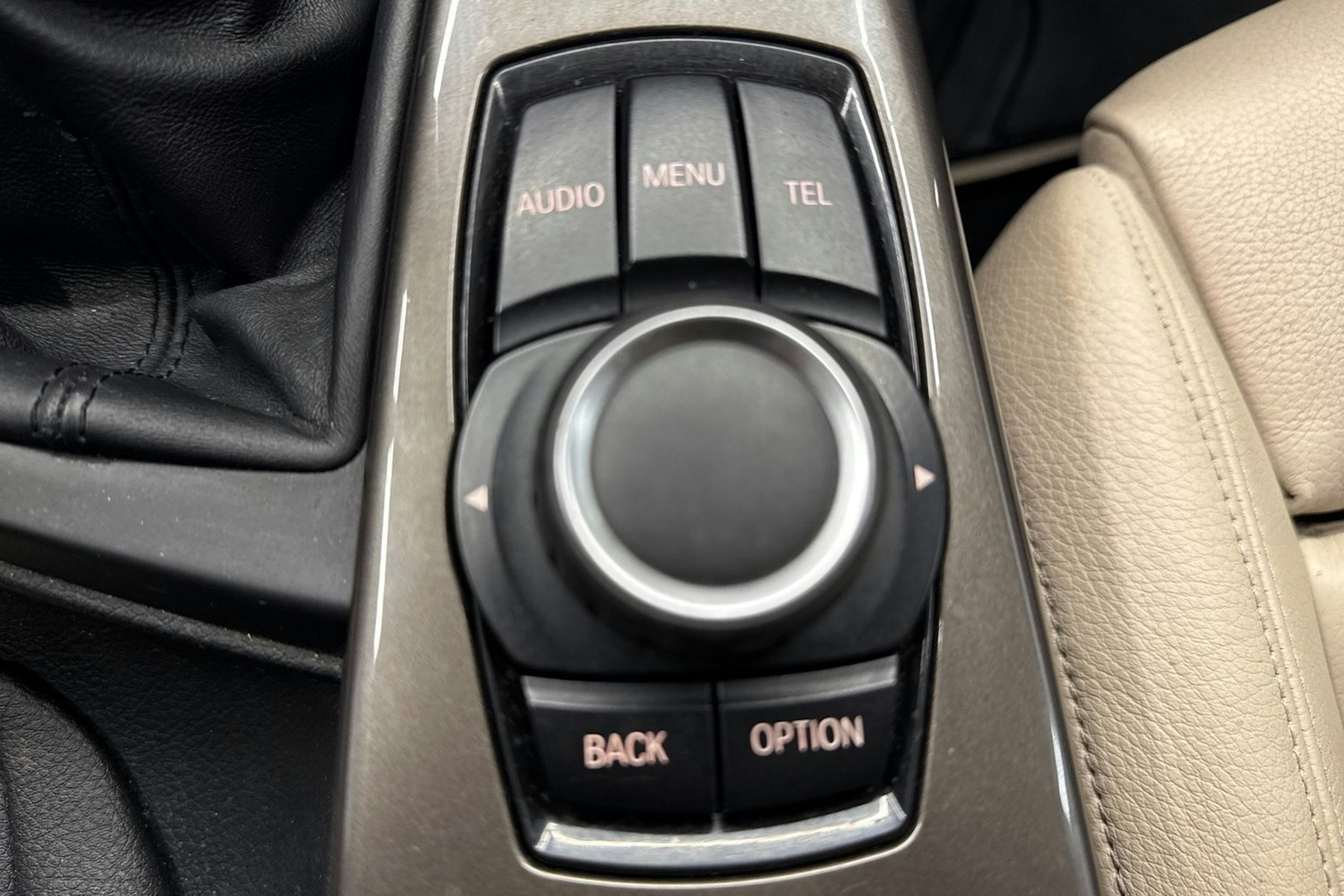 BMW 320 2013 kuva 18.