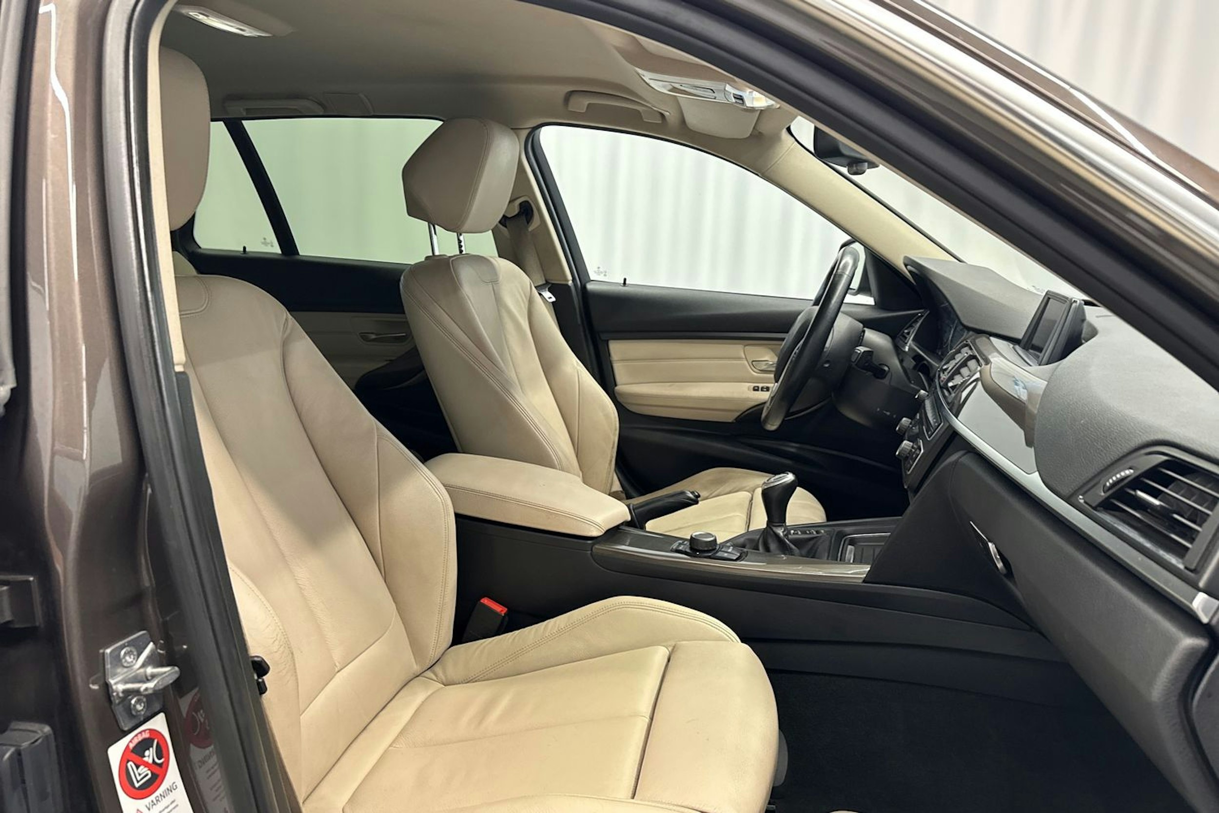 BMW 320 2013 kuva 32.