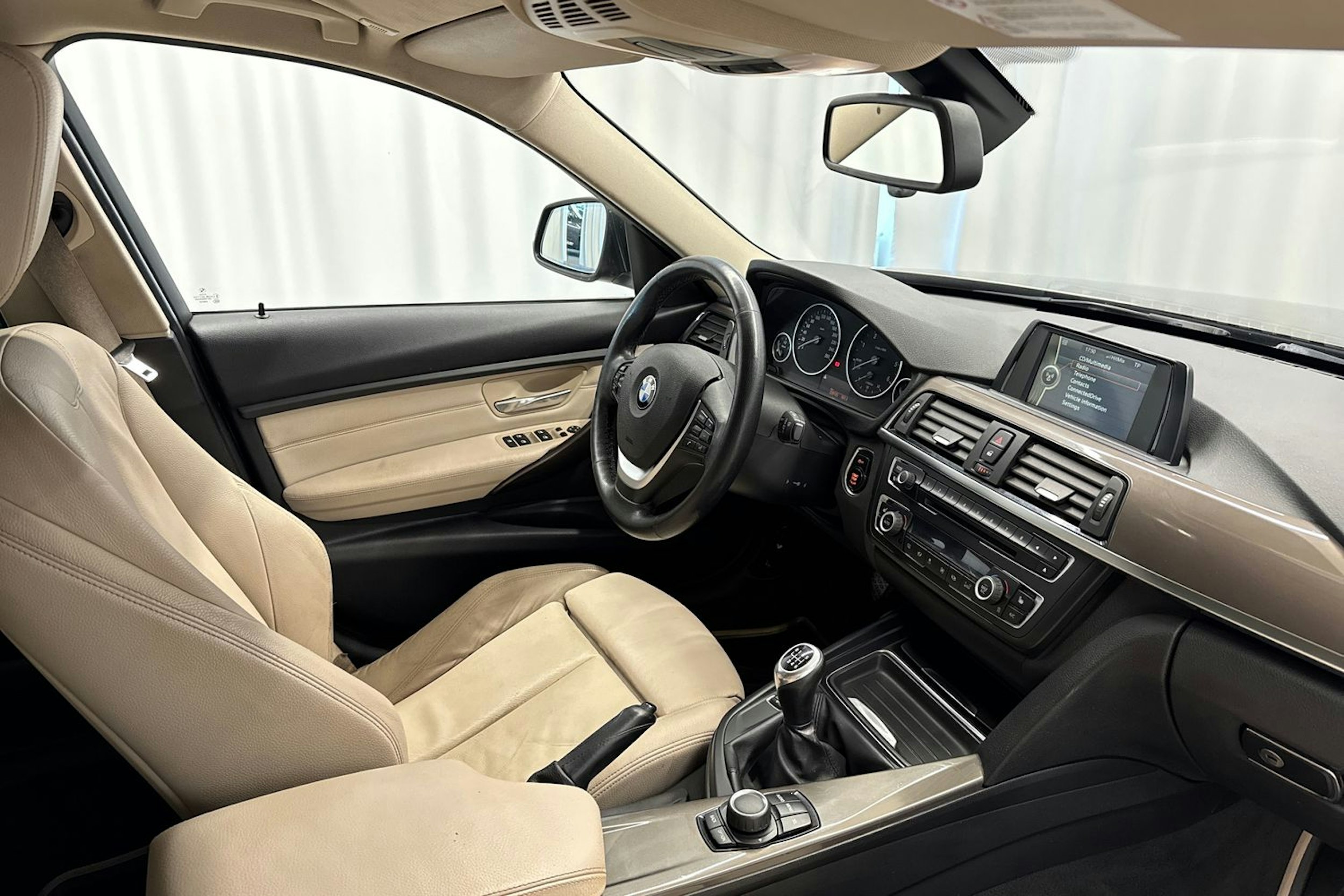 BMW 320 2013 kuva 33.