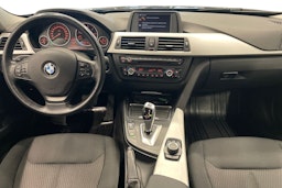 Musta BMW 320 2013 kuva 9.