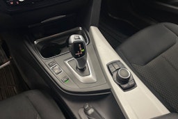 Musta BMW 320 2013 kuva 18.
