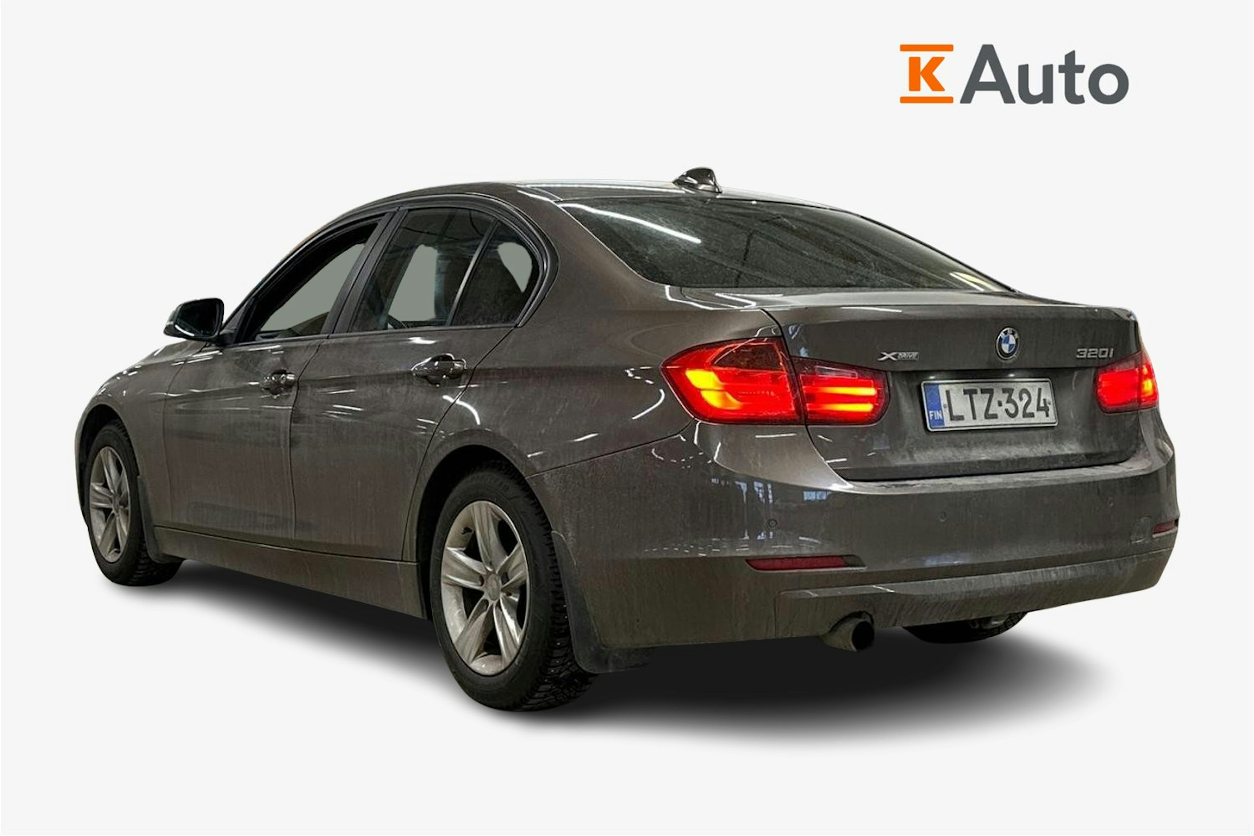 Ruskea (beige) BMW 320 2013 kuva 2.