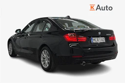 musta BMW 320 2013 kuva 3.