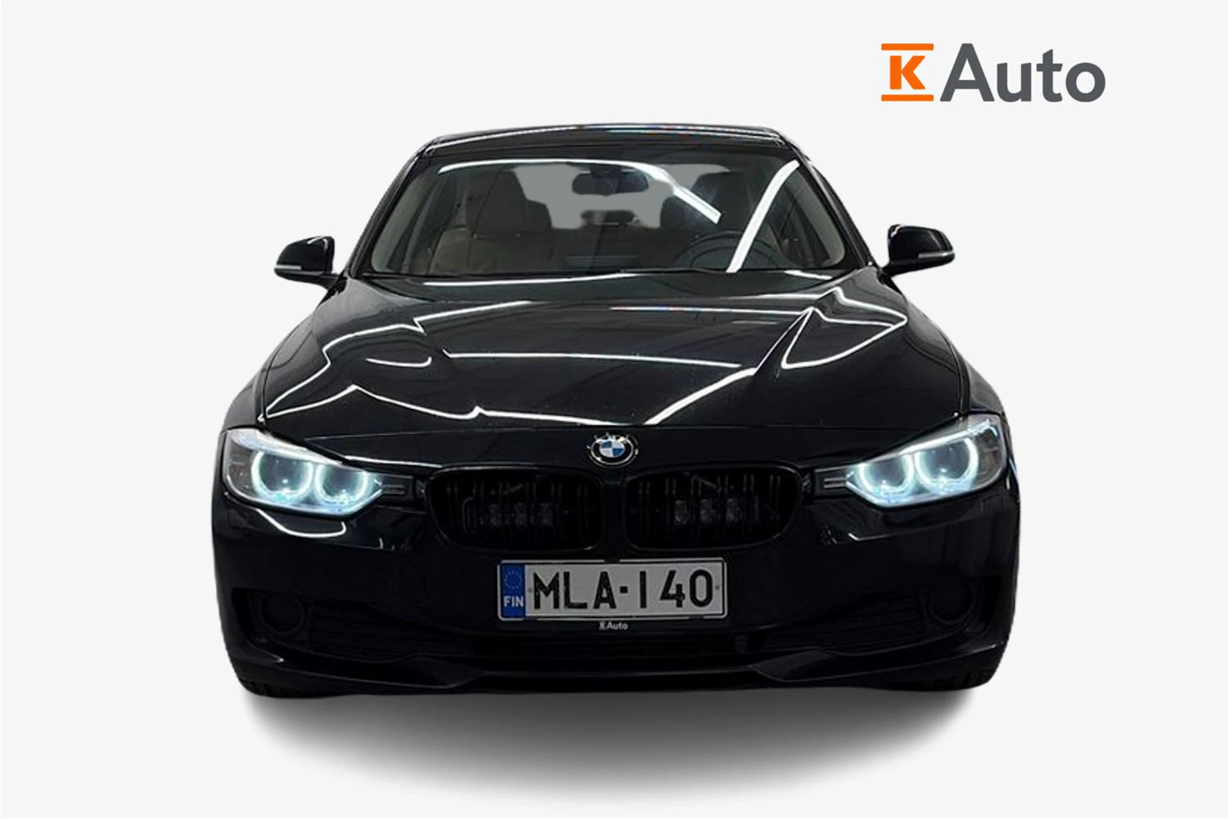 musta BMW 320 2013 kuva 5.