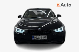 musta BMW 320 2013 kuva 5.