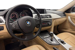 musta BMW 320 2013 kuva 8.