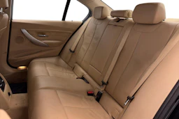 musta BMW 320 2013 kuva 11.