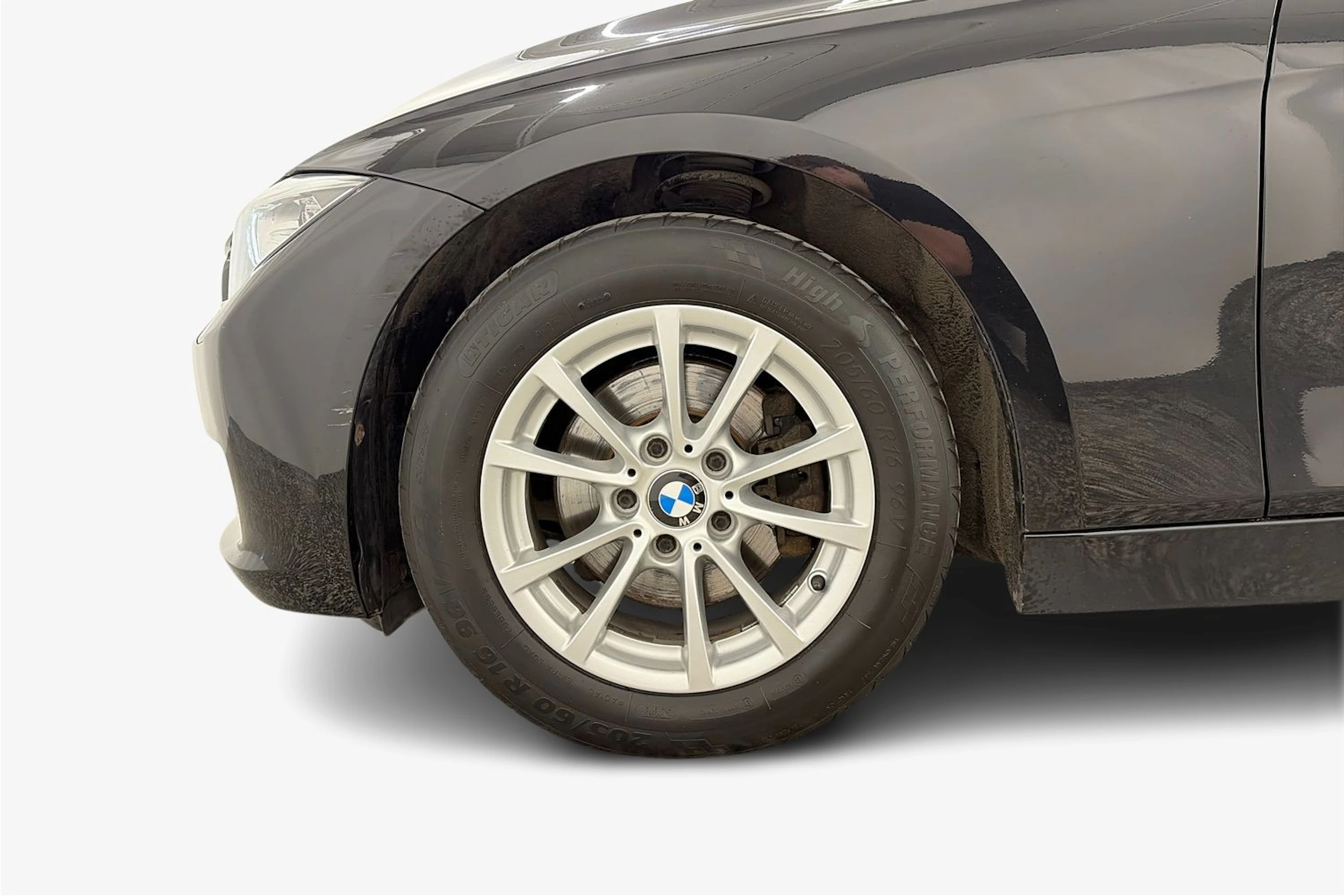 musta BMW 320 2013 kuva 12.