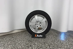 musta BMW 320 2013 kuva 13.