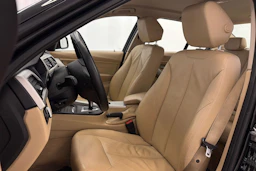 musta BMW 320 2013 kuva 16.