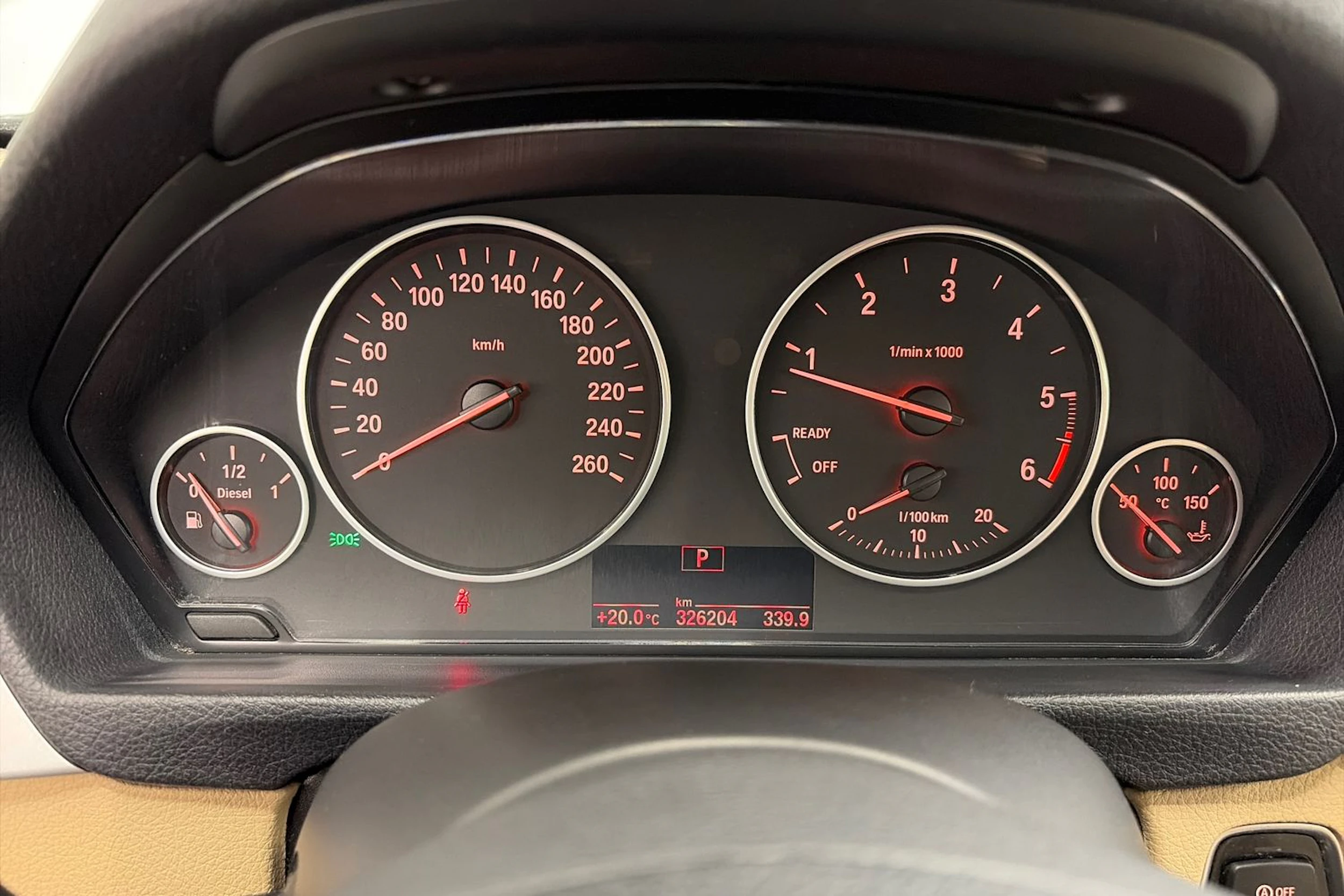 musta BMW 320 2013 kuva 17.