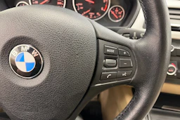 musta BMW 320 2013 kuva 19.