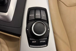 musta BMW 320 2013 kuva 26.