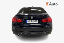 musta BMW 320 2013 kuva 3.