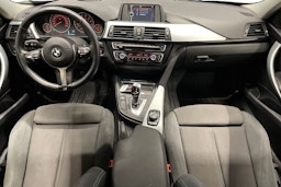 musta BMW 320 2013 kuva 9.