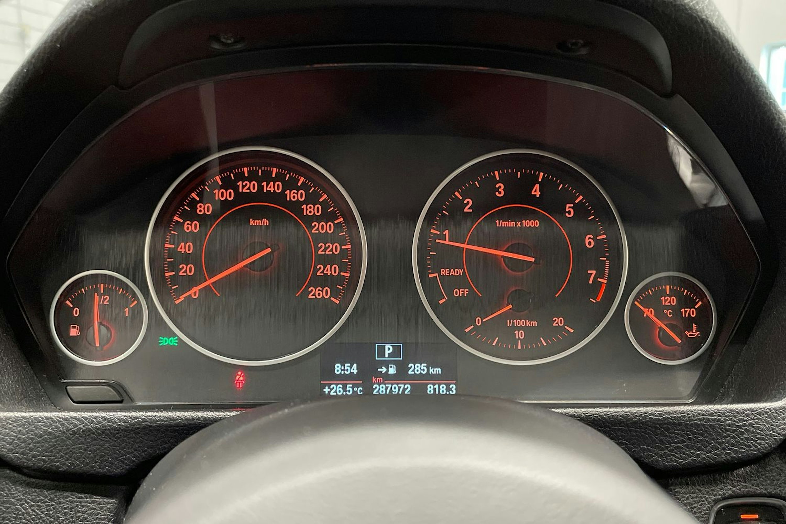 musta BMW 320 2013 kuva 16.