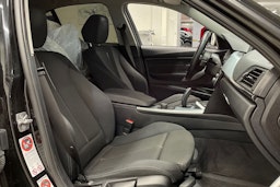 musta BMW 320 2013 kuva 26.
