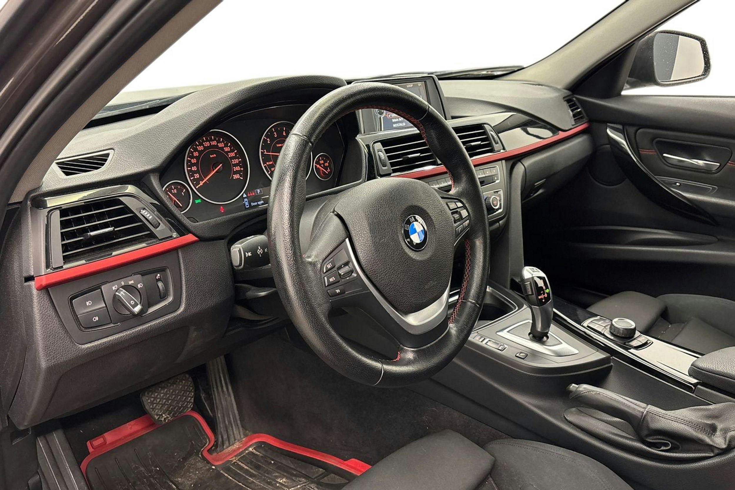 ruskea (beige) BMW 320 2013 kuva 3.