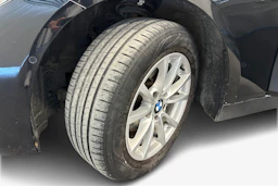 musta BMW 320 2013 kuva 12.